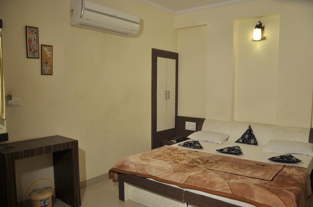 Hotel Metro Τζαϊπούρ Εξωτερικό φωτογραφία