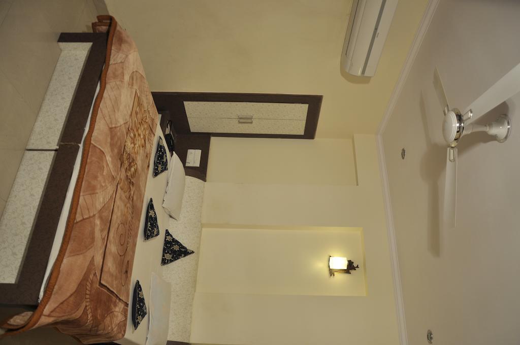 Hotel Metro Τζαϊπούρ Εξωτερικό φωτογραφία